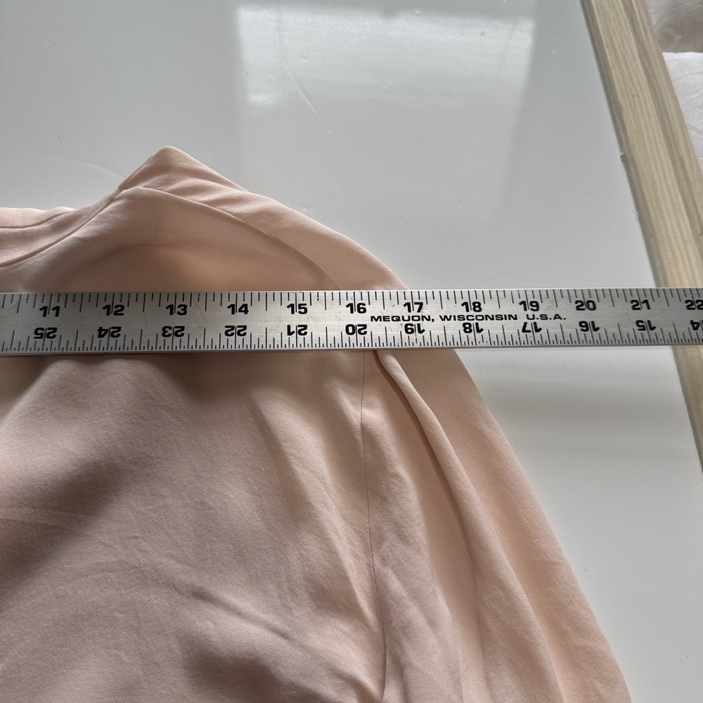 Theory Helona Double GGT 100% Silk V-Neck Blouse in Nude - Size Medium - Picture 10 of 10